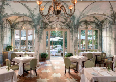 Das Restaurant Le Jardin de Russie befindet sich im Rocco Forte Hotel